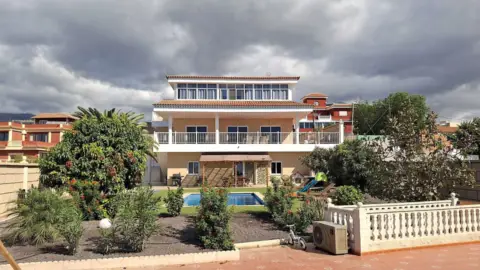 Chalet en Buzanada-Valle de San Lorenzo-Cabo Blanco