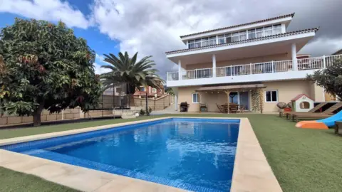 Chalet en Buzanada-Valle de San Lorenzo-Cabo Blanco