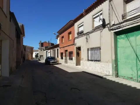 Chalet en La Puebla de Almoradiel