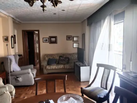 Piso en Montolivet