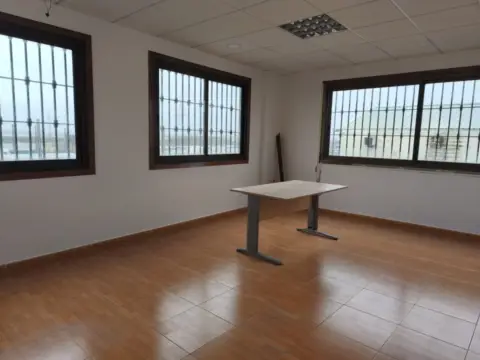 Oficina en Nuevo Parque-Los Rosales-Tráfico Pesado