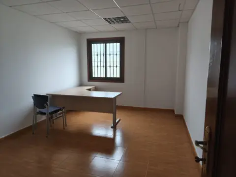 Oficina en Nuevo Parque-Los Rosales-Tráfico Pesado