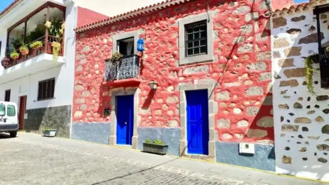 Casa adossada a Santa Brígida