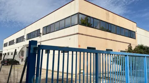 Nave industrial en Mestral
