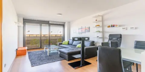 Piso en calle Valle del Baztán, 1