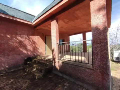 Chalet en Urbanización La Suiza Española