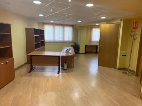 Oficina en Os Castros-Castrillón-Monelos