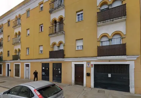 Piso en calle C- Armas de Santiago 15