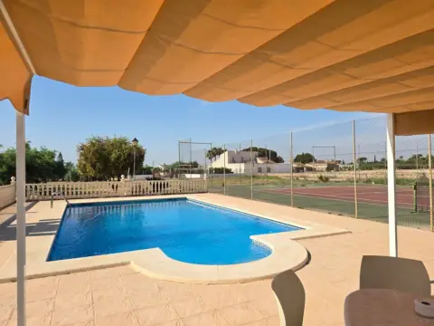 Chalet en Matola-La Foia-Las Bayas-La Marina