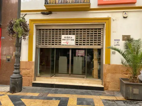 Local comercial en Centro-Corredera