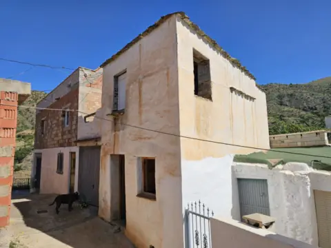 Casa en Cortijadas de Rubite