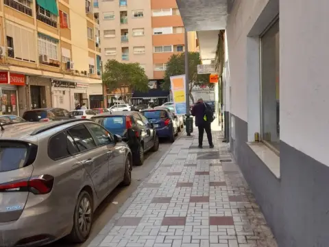 Local comercial en Camino de Suárez