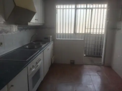 Piso en Recinto Ferial-Circunvalación-La Vega