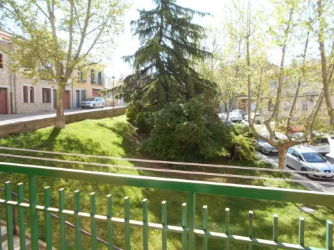 Piso en San Nicolás-La Toledana-Valle Amblés
