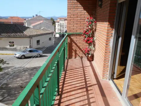 Piso en San Nicolás-La Toledana-Valle Amblés