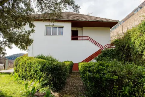 Chalet en Torre del Bierzo