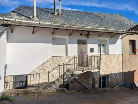 Chalet en San Esteban de Toral