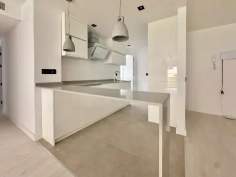 Piso en calle Robison Crusoe, nº 11