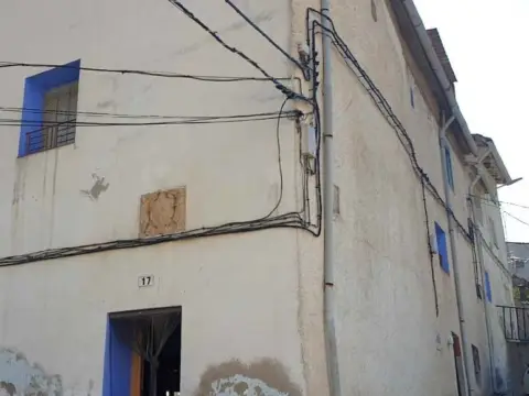 Casa en Castejón de Las Armas
