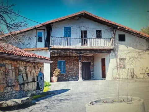 Chalet en San Lorenzo de Mesterika