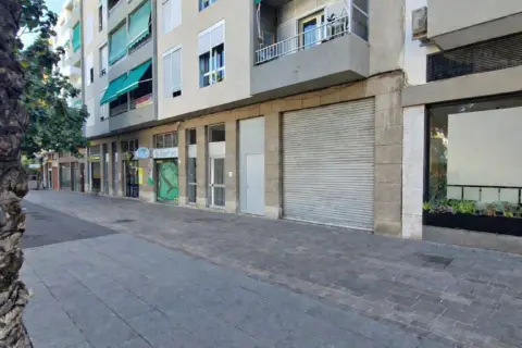 Local comercial en calle de Fernández Navarro, 17