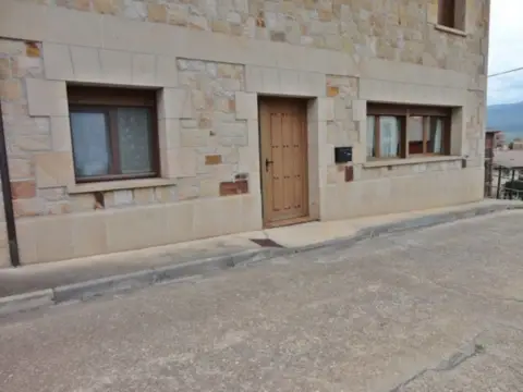 Casa adosada en Vilviestre del Pinar