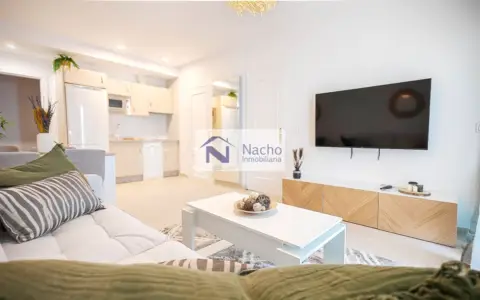 Piso en calle Torrox, 2