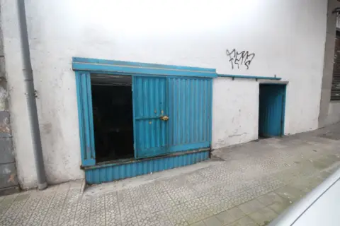 Local comercial en calle Guipuzcoa, nº 4