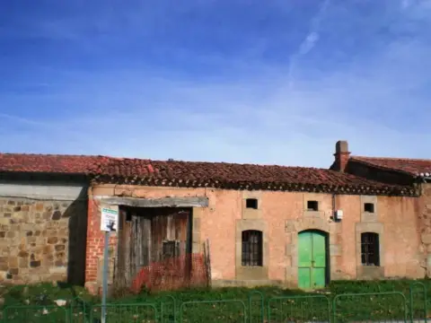 Chalet en Avenida del Castrillo, 5
