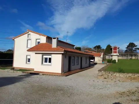 Chalet en Núcleo