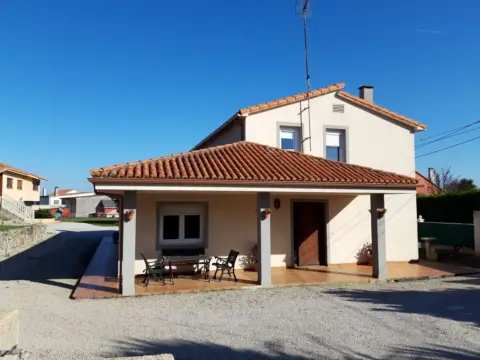 Chalet en Núcleo