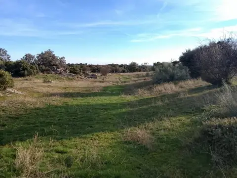 Finca rústica en Fresnedilla de la Oliva