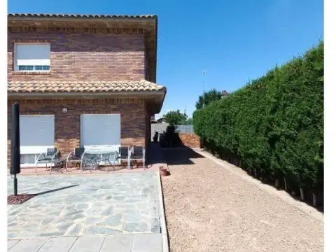 Chalet en Cadrete