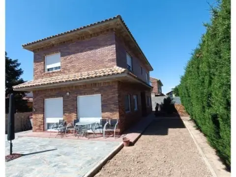 Chalet en Cadrete