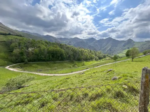 Finca rústica en Gamonedo de Cangas