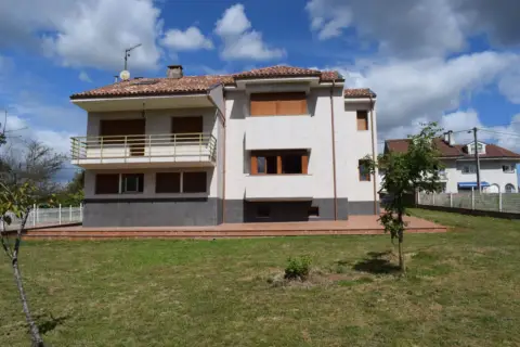 Finca rústica en Castañera (Nava)