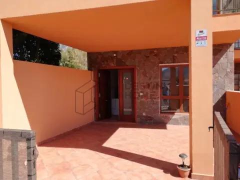 Casa adosada en calle de la Orilla, 30