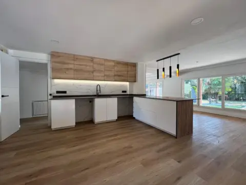 Casa en calle de Biarritz, 3