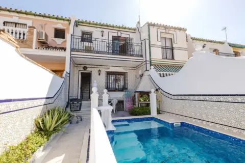 Casa adosada en La Cala del Moral