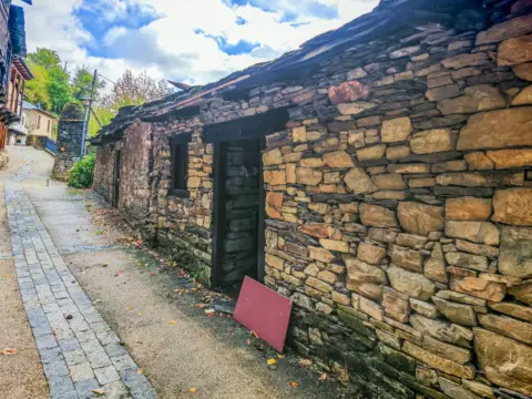 Casa en Flores del Sil-La Martina