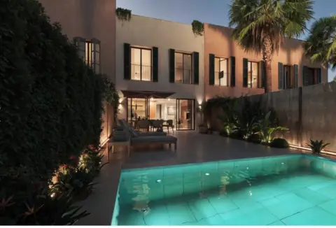 Casa adosada en Carrer de Jaume I, 55