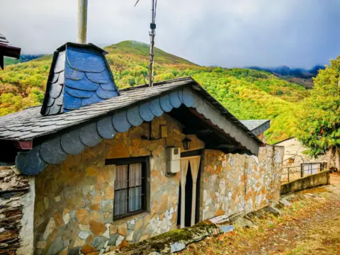 Chalet en Flores del Sil-La Martina