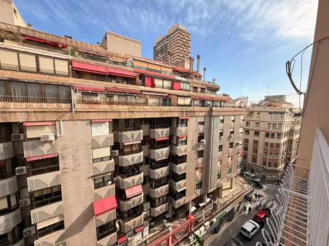 Piso en calle del General Lacy, 15