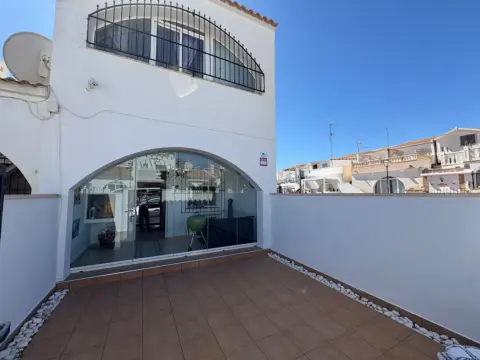 Casa adosada en Las Filipinas-Villamartín-Canal Norte