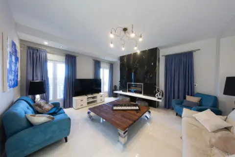 Chalet en Los Arenales del Sol