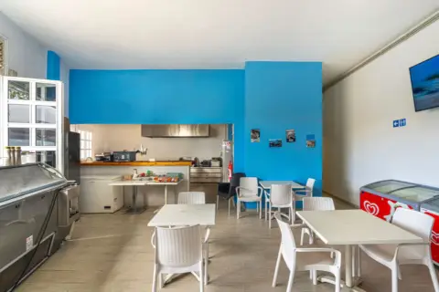 Local comercial en calle Marruecos, 1