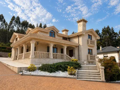 Chalet en Rúa Melchor de Velasco, 17