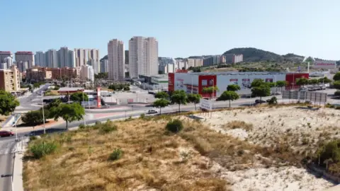 Terreno en Carrer Benimantel, 2