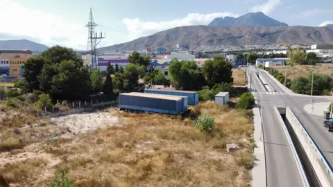 Terreno en Carrer Benimantel, 2