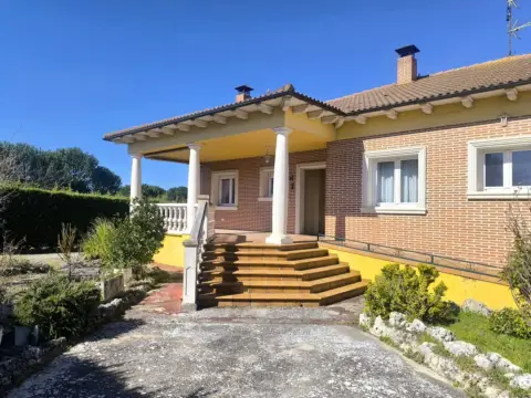 Chalet en Villanueva de Duero